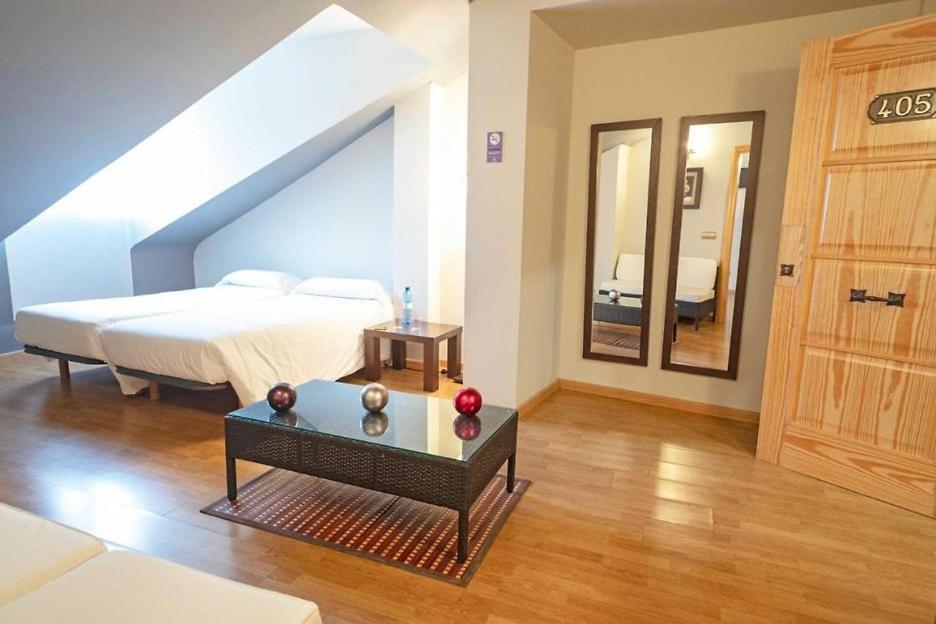 Hotel El Tratado Tordesillas Εξωτερικό φωτογραφία