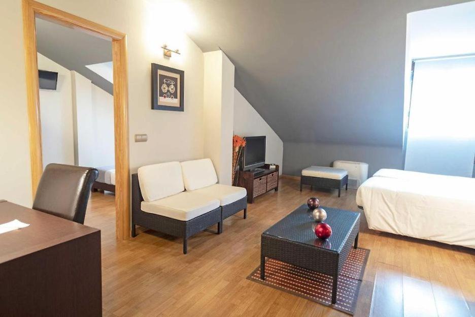 Hotel El Tratado Tordesillas Εξωτερικό φωτογραφία